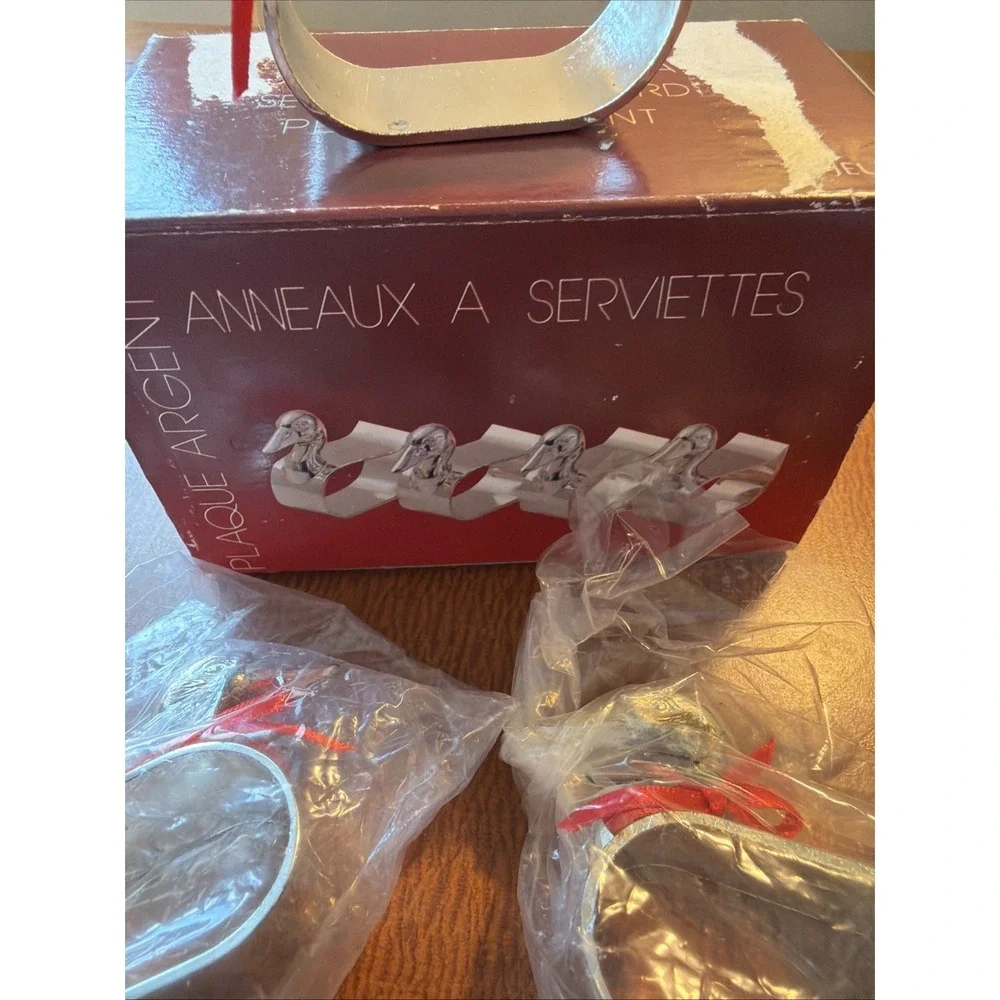 Vtg Set of 4 Silverplated Duck Napkin Rings - FB Rogers F949